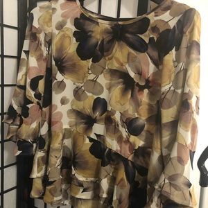 Multi color snap in the back shirt